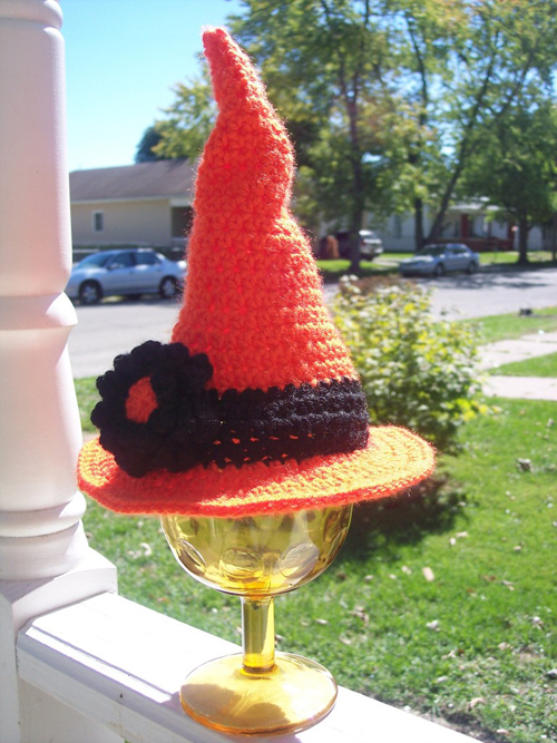 http://stitch11.com/wp-content/uploads/2012/09/Newborn-Witches-Crocheted-Hat1.jpg