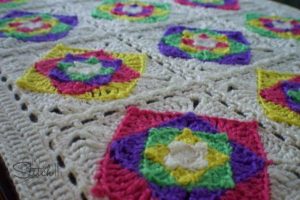 optical illusion baby blanket- free crochet pattern on Stitch11