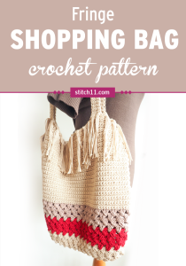 The Fringe Shopping Bag is roomy enough to hold all of your groceries or your entire wardrobe. #crochetbag #crochettote #crochetpattern #crochetlove #crochetaddict