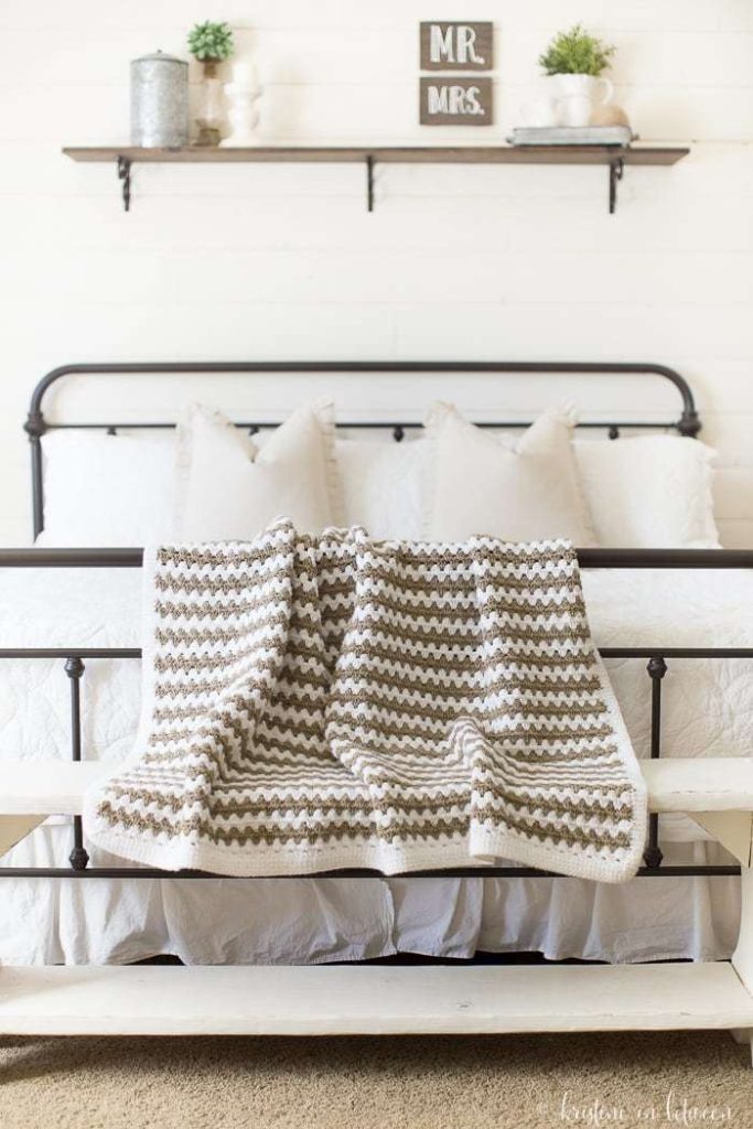 Simple Granny Stripe Afghan - This list has the best crochet afghan patterns out there. From chunky, thick fabrics, to delicate details, you can find whatever you’re looking for. #CrochetAfghanPatterns #CrochetPatterns #AfghanPatterns #FreeCrochetPatterns