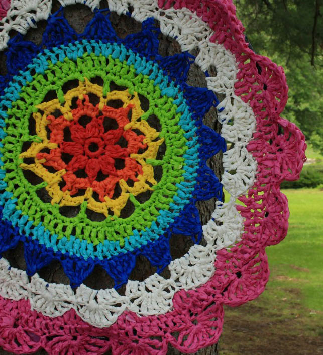 Giant Plarn Mandala - There’s nothing quite like a crochet mandala. These all free crochet patterns are fun and useful for many different purposes. #CrochetMandala #FreeCrochetPattern #CrochetMandalaPattern