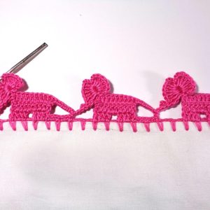 Crochet Elephant Edging - These 10 crochet edging ideas range from pointy, wavy, curvy to bumpy. Give that simple looking item a popping personality! #crochetedging #crochetpatterns #crochetedgingideas