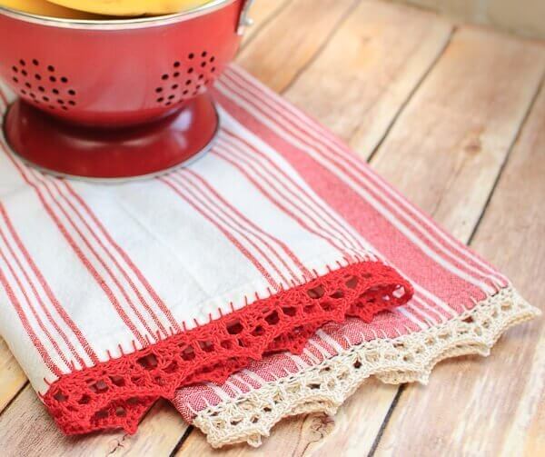 Time for Tea Towels Crochet Edging - These 10 crochet edging ideas range from pointy, wavy, curvy to bumpy. Give that simple looking item a popping personality! #crochetedging #crochetpatterns #crochetedgingideas