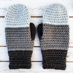 Chunky Crochet Mittens - These crochet mitten patterns will warm your hands up and keep them ready for use throughout the season. #crochetmittenpatterns #crochepatterns #freecrochepatterns
