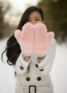 Crochet Faux Fur Mittens - These crochet mitten patterns will warm your hands up and keep them ready for use throughout the season. #crochetmittenpatterns #crochepatterns #freecrochepatterns