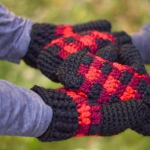 Crochet Plaid Mittens - These crochet mitten patterns will warm your hands up and keep them ready for use throughout the season. #crochetmittenpatterns #crochepatterns #freecrochepatterns