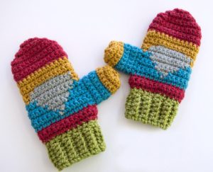 Hello Gnome Mittens - These crochet mitten patterns will warm your hands up and keep them ready for use throughout the season. #crochetmittenpatterns #crochepatterns #freecrochepatterns