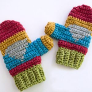 Hello Gnome Mittens - These crochet mitten patterns will warm your hands up and keep them ready for use throughout the season. #crochetmittenpatterns #crochepatterns #freecrochepatterns