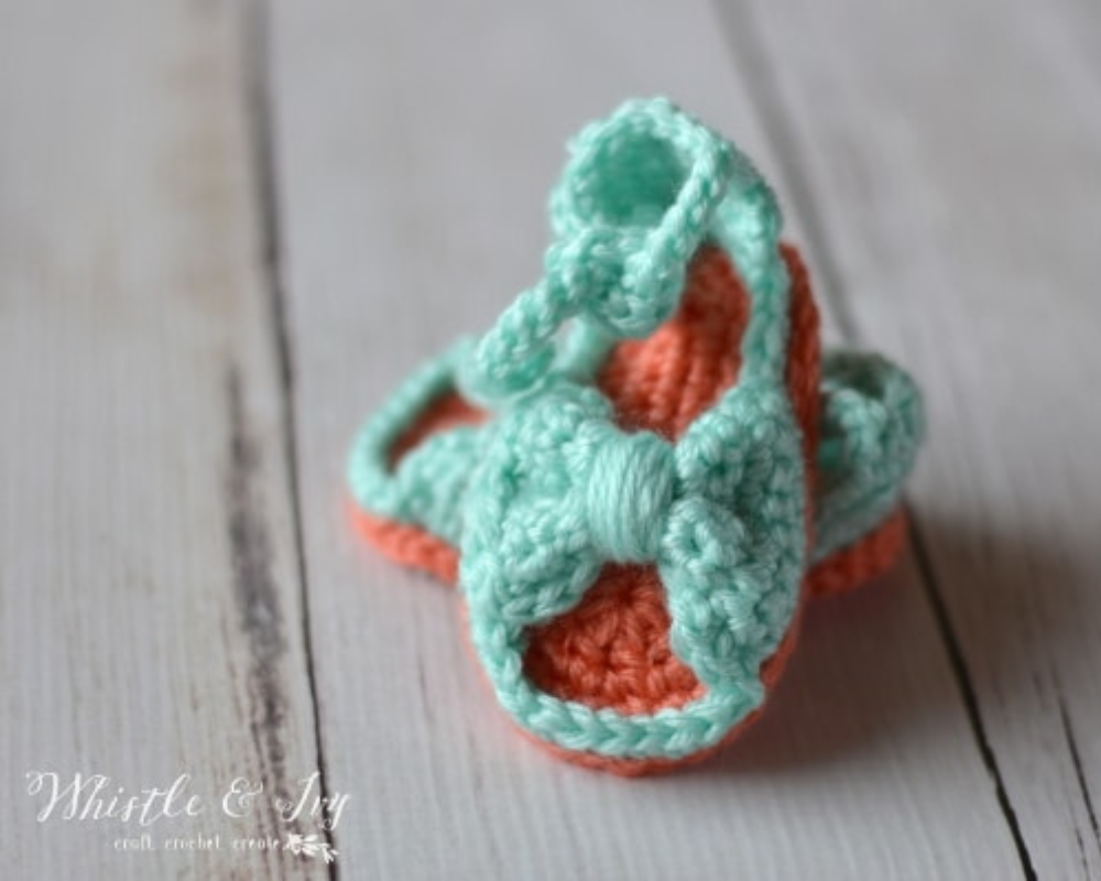 bitty bow crochet baby sandals
