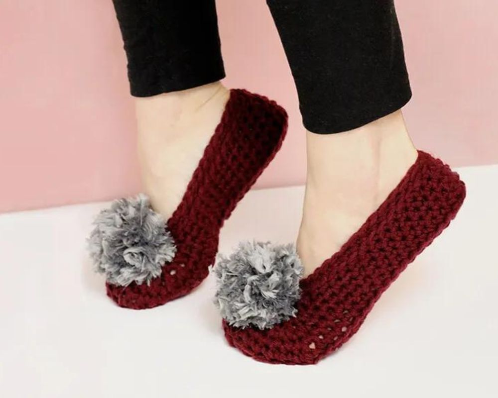 Simple Fur Pom-Pom Crochet Slippers