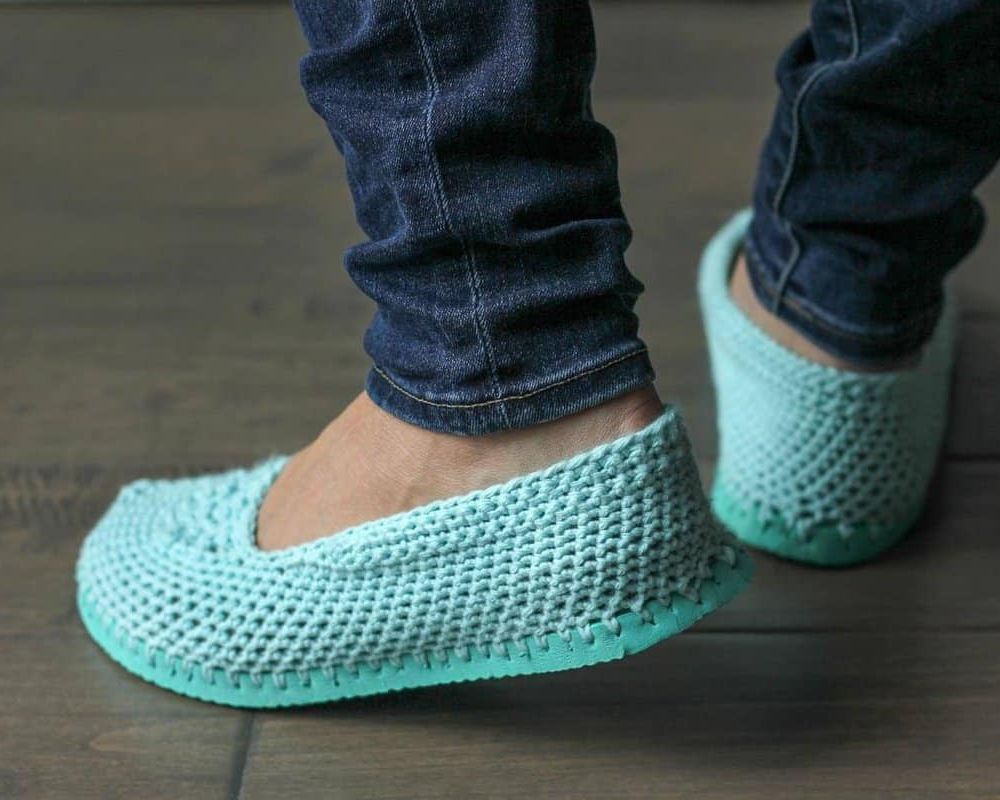 Crochet Summer Slippers with Flip-Flop Soles
