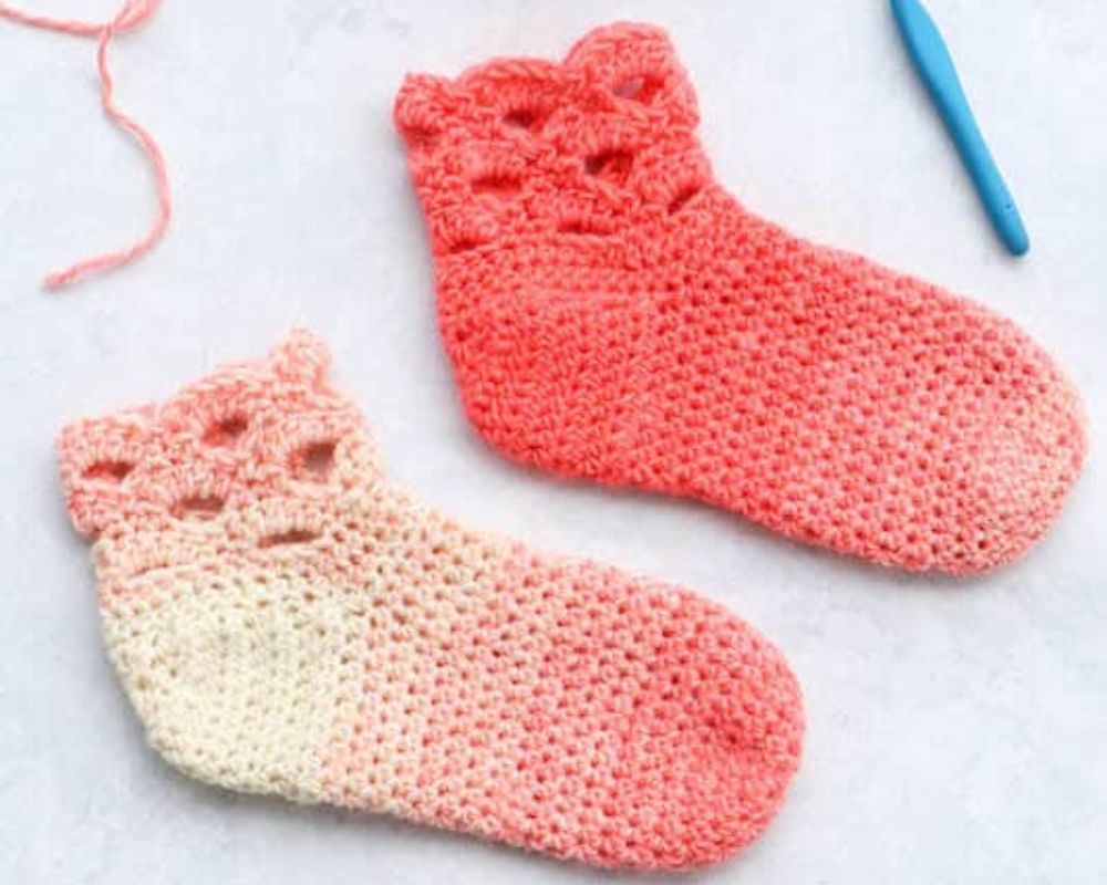 Crochet Frosted Petal Slipper Socks 